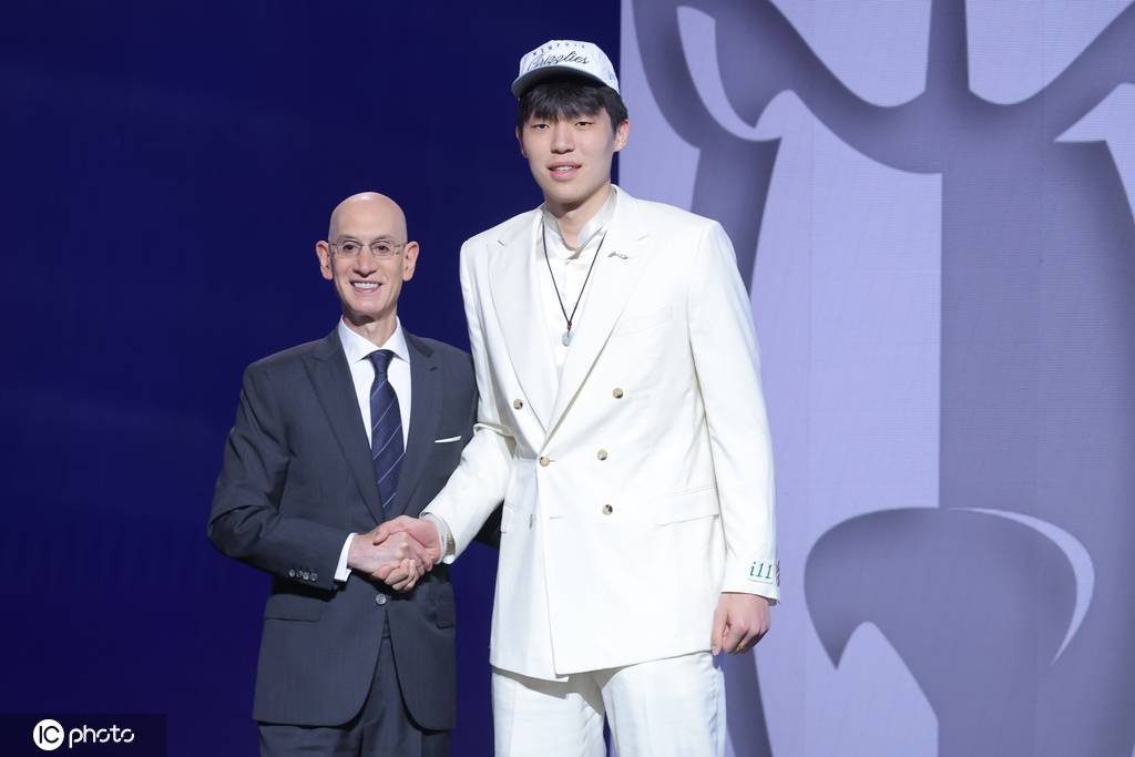 美记:杨瀚森比赛感觉和约基奇很像 空间感知能力好